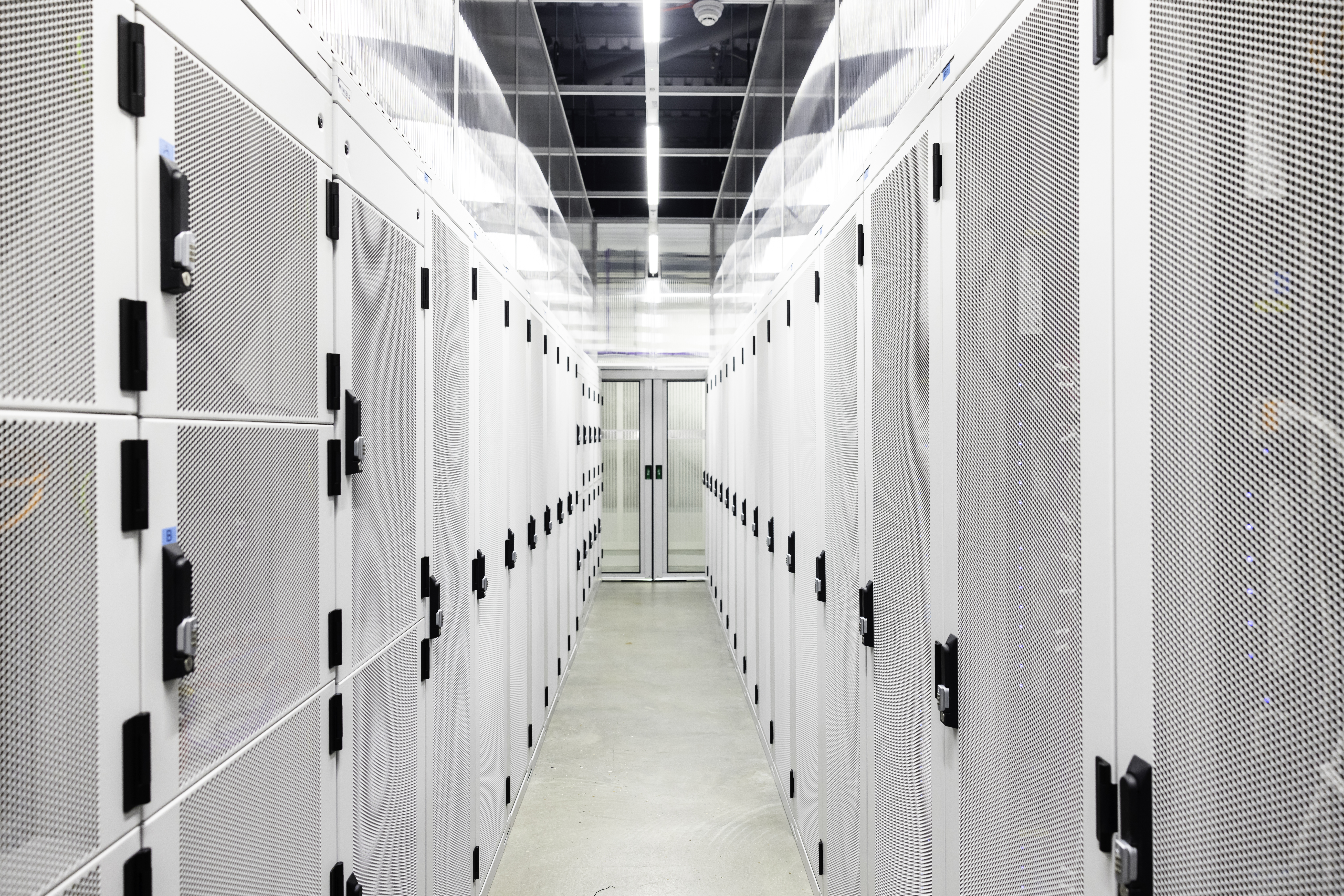 Data centre server racks